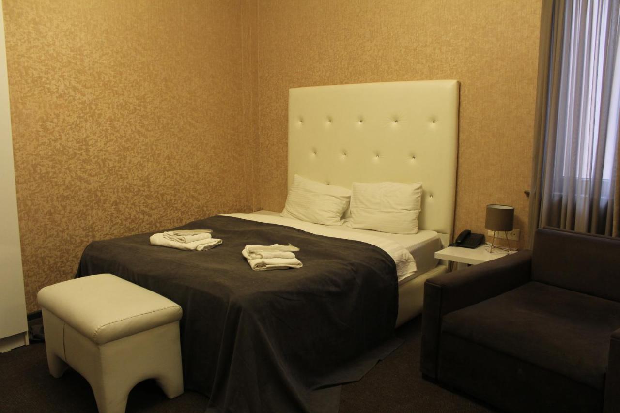 Hotel Plaza Tbilisi Bagian luar foto