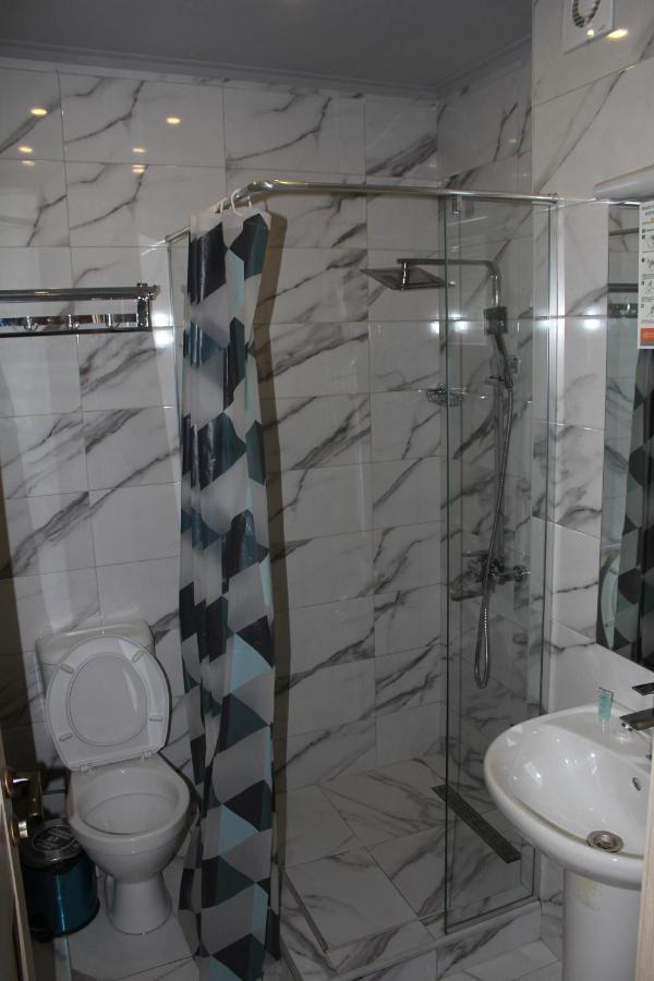 Hotel Plaza Tbilisi Bagian luar foto