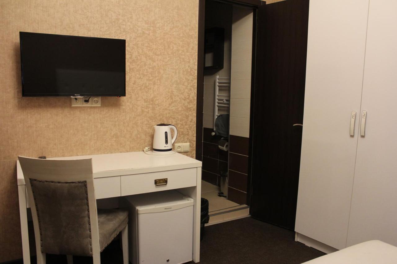 Hotel Plaza Tbilisi Bagian luar foto