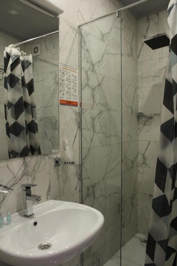 Hotel Plaza Tbilisi Bagian luar foto